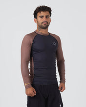 Load image into Gallery viewer, Rashguard Kingz Ranked Performance V2 Long Sleeve - Brown