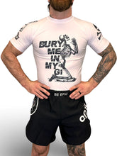 Carregar imagem no visualizador da galeria, Bury Me In My GI Rash Guard