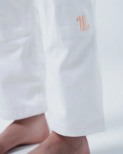 Carregar imagem no visualizador da galeria, Kimono de Jiu-Jitsu (Gi) Kingz The One V2 Mulher - Branco