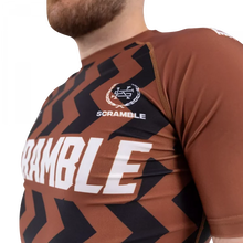 Carregar imagem no visualizador da galeria, Scramble Ranked Rashguard V5- Marrom