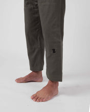 Lade das Bild in den Galerie-Viewer, Kimono BJJ (GI) Kingz der einmilitärische grün-weiße Gürtel eingeschlossen