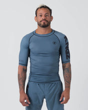 Lade das Bild in den Galerie-Viewer, Rashguard Kingz Kore V2 Kurzarmblau