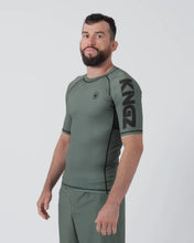 Charger l'image dans la galerie, Rashguard Kingz Kore v2 à manches courtes - vert