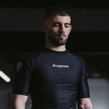 Carregar imagem no visualizador da galeria, Progress Academy Rashguard- curto-Manga- Black