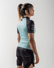 Load image into Gallery viewer, Rashguard kingz born to rule women´s shorts Sleeve- Green bluish