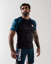 Cargar imagen en el visor de la galería, Rashguard Kingz Born To Rule Short Sleeve