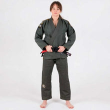 Cargar imagen en el visor de la galería, Kimono BJJ (Gi) Tatami Ladies Nova Absolute - Kaki - CINTURÓN BLANCO INCLUIDO