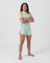 Cargar imagen en el visor de la galería, Rashguard Kingz Terra Women´s Short Sleeve-Green Edition
