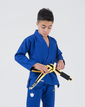 Load image into Gallery viewer, Kimono BJJ (GI) Kingz Kore Youth 2.0. Blue with white belt
