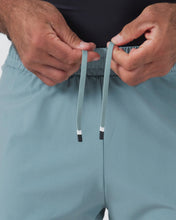Carregar imagem no visualizador da galeria, Hybrid Shorts- Noise Red
