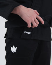 Carregar imagem no visualizador da galeria, Kimono BJJ (GI) Kingz Kore V2 Mulheres -negro- Cinturão Branco incluído
