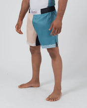 Cargar imagen en el visor de la galería, Flow Performance Series Shorts - Tan
