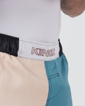 Cargar imagen en el visor de la galería, Flow Performance Series Shorts - Tan
