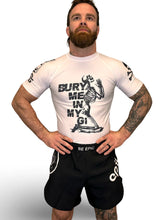 Lade das Bild in den Galerie-Viewer, Bury Me In My GI Rash Guard
