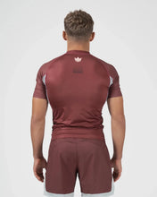 Carregar imagem no visualizador da galeria, Trooper Rashguard - Maroon
