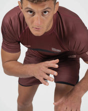 Carregar imagem no visualizador da galeria, Trooper Rashguard - Maroon
