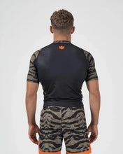 Charger l'image dans la galerie, Always Hunting Rashguard
