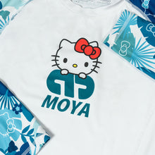 Cargar imagen en el visor de la galería, Rashguard Moya Brand Hello Kitty X Moya Aloha Collection ´23

