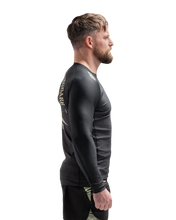 Cargar imagen en el visor de la galería, Scramble x Thrudark Enshu MK1 Rashguard – Long Sleeved
