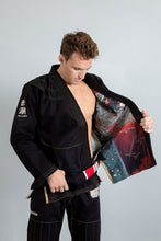 Lade das Bild in den Galerie-Viewer, Kimono Akashio Limited Edition Jiu Jitsu Gi- Negro - StockBJJ
