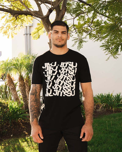 T-shirt de swirl-preto-estrangulamento