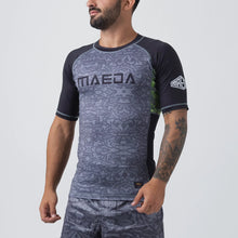 Carregar imagem no visualizador da galeria, MAEDA URBAN CAMO RASHGUARD
