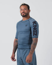 Lade das Bild in den Galerie-Viewer, Rashguard Kingz Kore V2 Kurzarmblau
