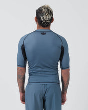 Lade das Bild in den Galerie-Viewer, Rashguard Kingz Kore V2 Kurzarmblau
