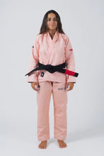Charger l&#39;image dans la galerie, Kimono BJJ (GI) Maeda Red Label 3.0 Peach pour femmes - ceinture blanche incluse
