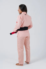 Lade das Bild in den Galerie-Viewer, Kimono BJJ (GI) Maeda Red Label 3.0 Pfirsich für Frauen - Weißer Gürtel enthalten
