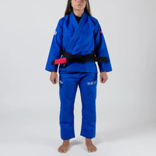 Lade das Bild in den Galerie-Viewer, Kimono BJJ (GI) Maeda Red Label 3.0 Blau für Frauen - Weißer Gürtel enthalten
