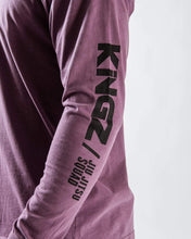 Lade das Bild in den Galerie-Viewer, Kingz Jiu Jitsu Squad L/S-Magenta T-Shirt
