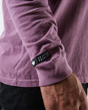 Lade das Bild in den Galerie-Viewer, Kingz Jiu Jitsu Squad L/S-Magenta T-Shirt
