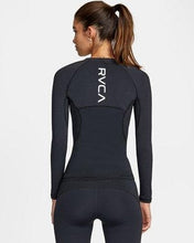 Load image into Gallery viewer, RASHGUARD RVCA - Long sleeve compression t -shirt
